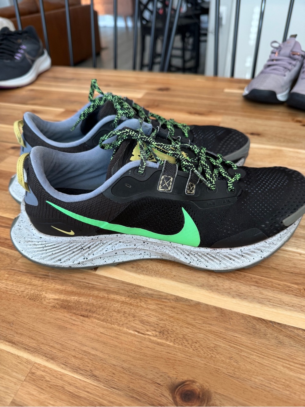 Nike Trail Pegasus Running Shoes with Green Accent - Men's - Picture 2 of 8